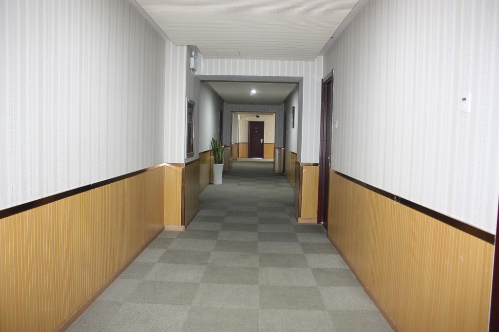 Qingdao Hongyun Jiahe Business Hotel Esterno foto